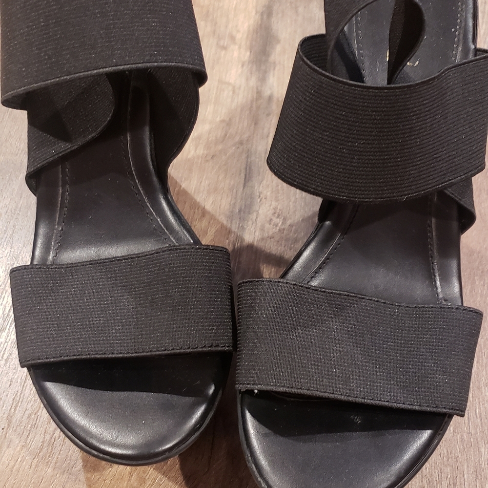 Wedge Platform - Picture 3 of 3